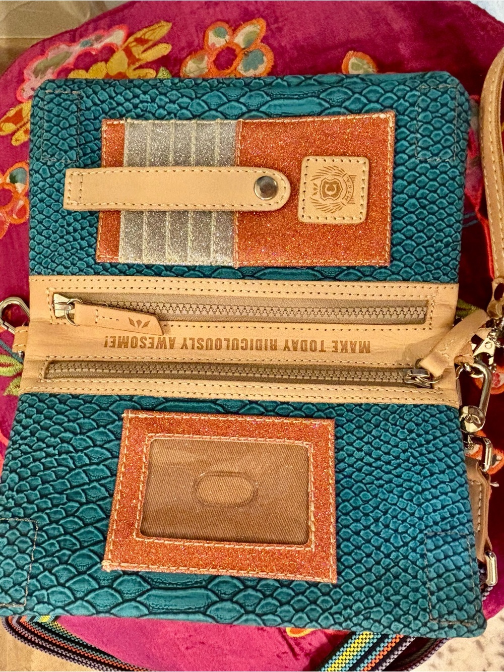 Consuela Indy Uptown Crossbody - Picture 4 of 6